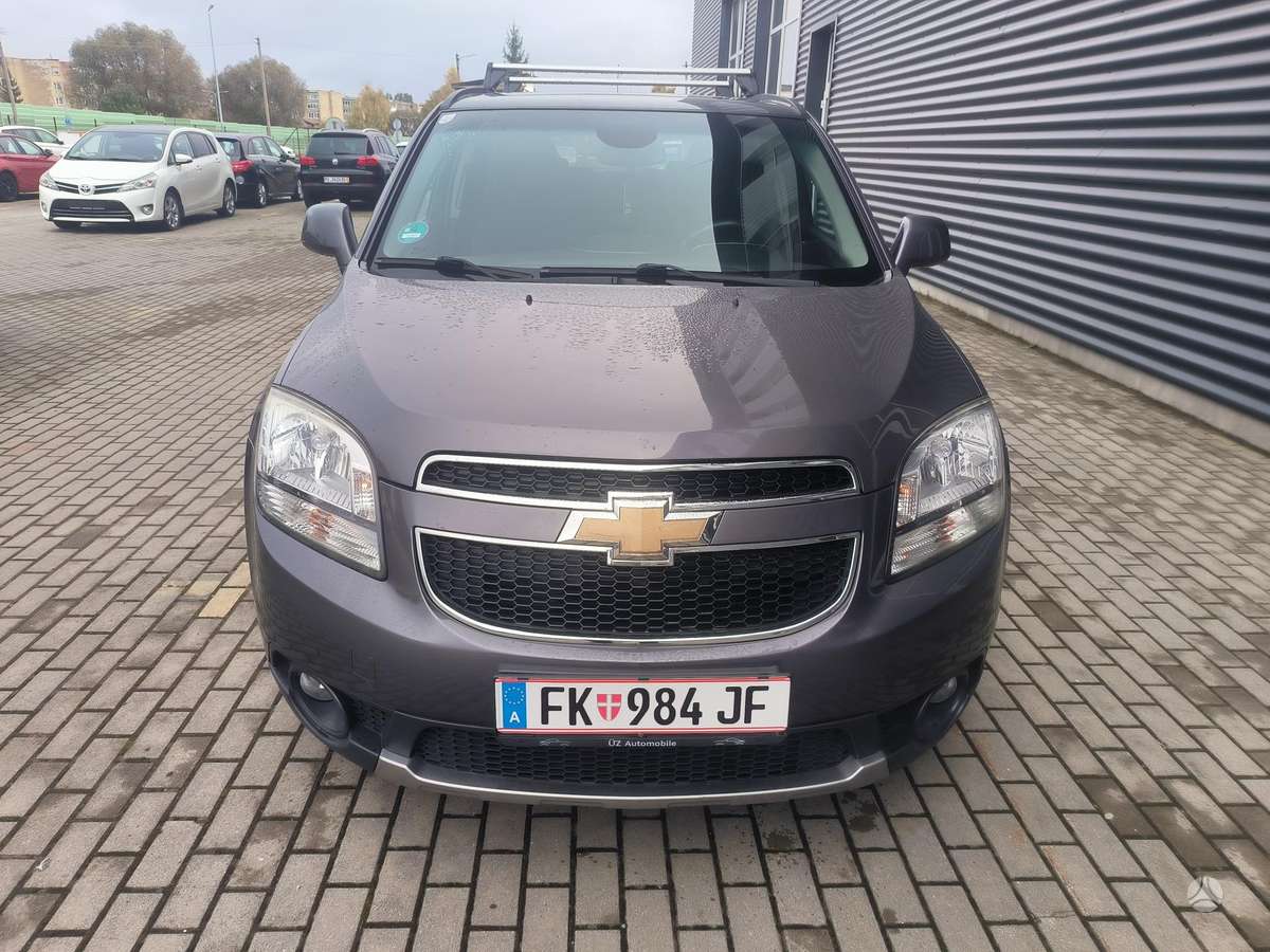 Chevrolet Orlando 2011 — rear view