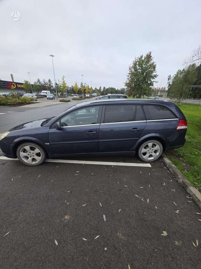 Opel Vectra 2005 — вигляд ззаду