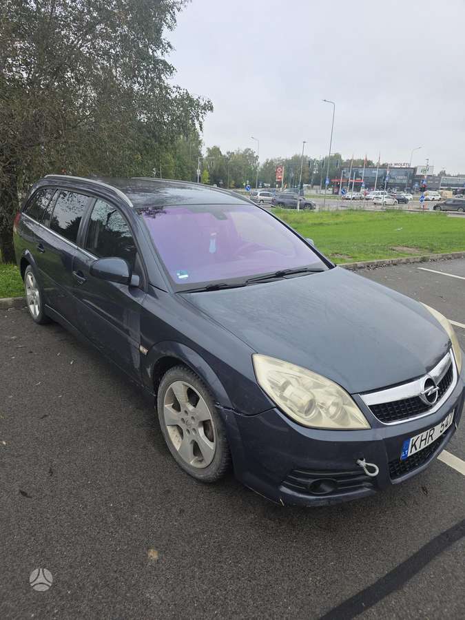 Opel Vectra 2005 — салон