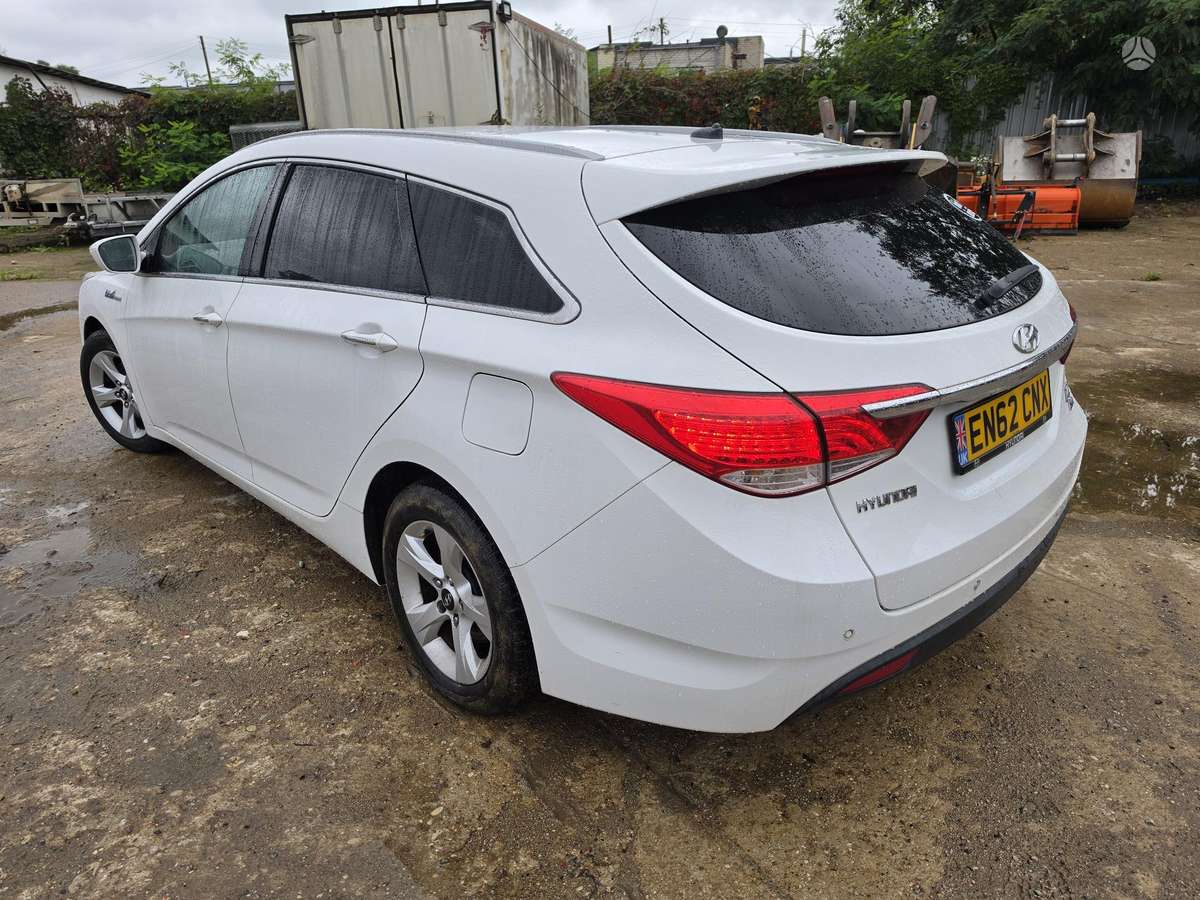 Hyundai i40 2013 — салон