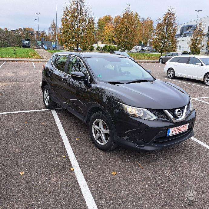 Nissan Qashqai 2015 — interior