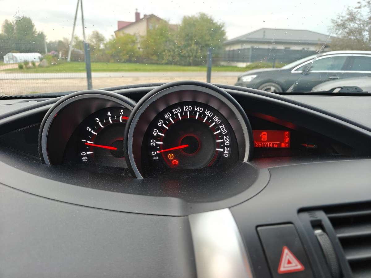 Toyota Verso 2014 — photo 10