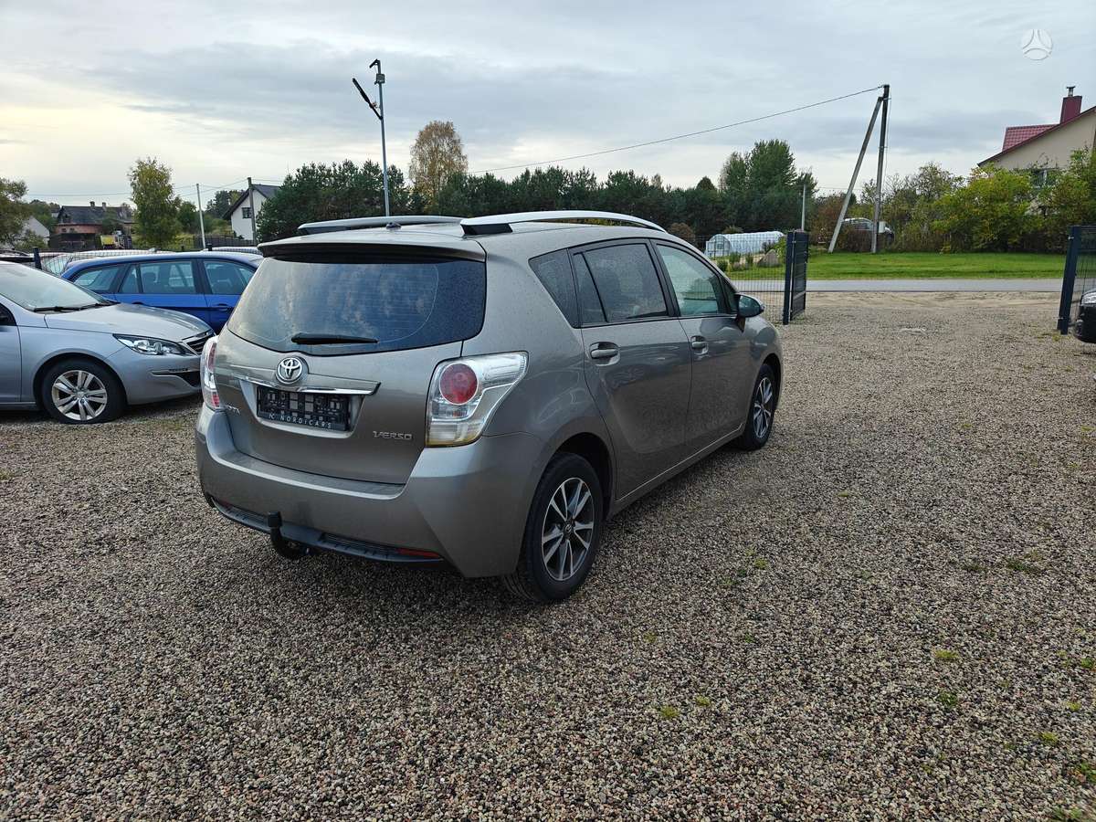 Toyota Verso 2014 — engine 1598 cm³, 111 HP (82kW)