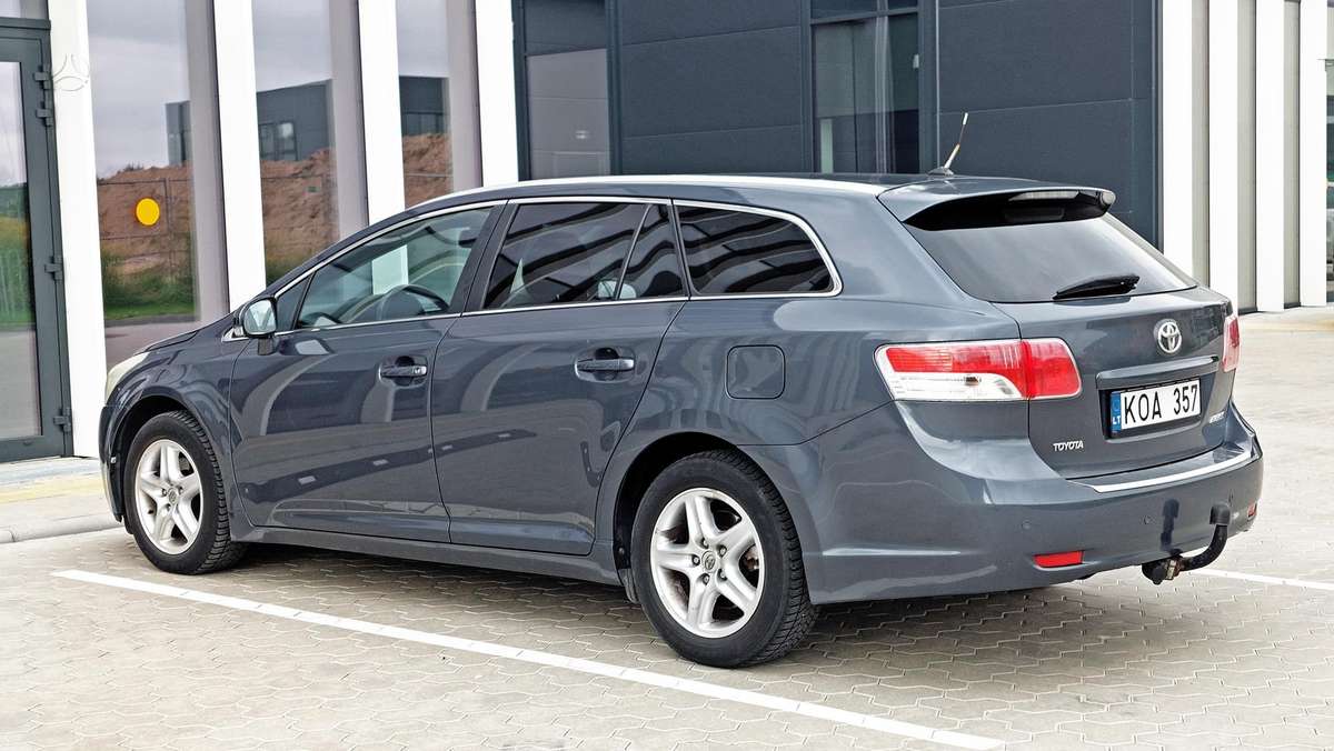 Toyota Avensis 2009 — photo 12
