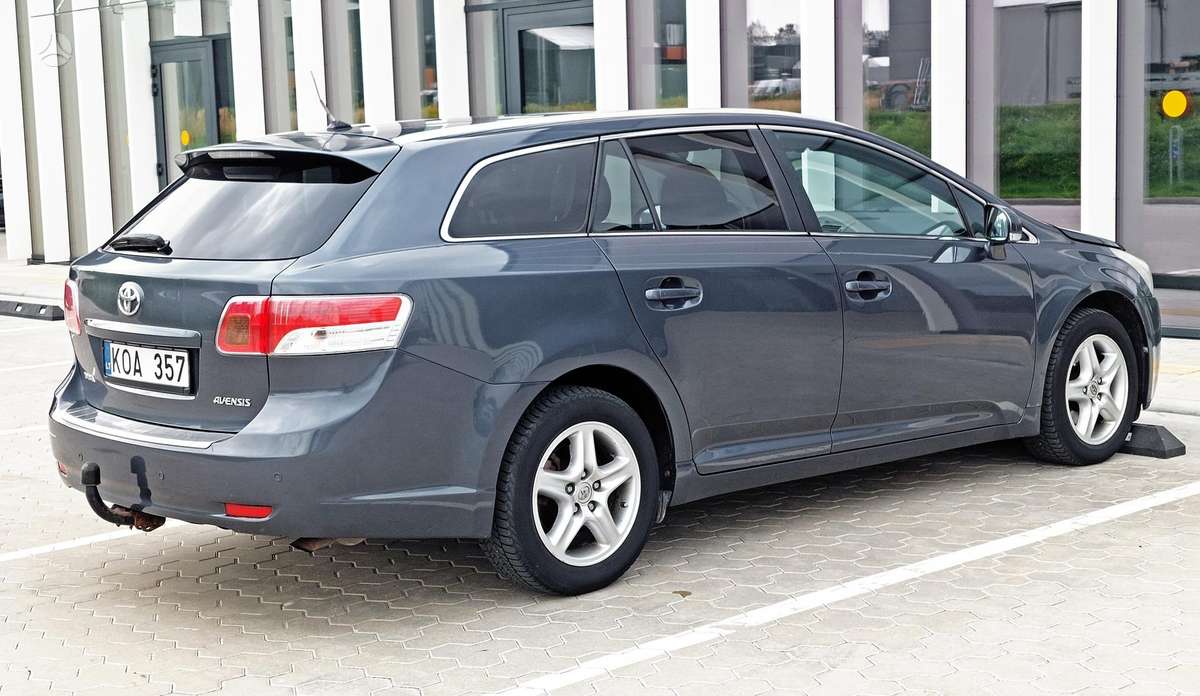 Toyota Avensis 2009 — photo 13