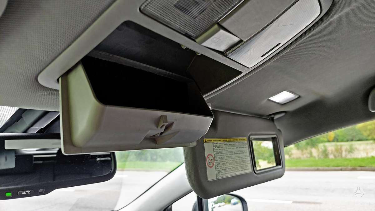 Toyota Avensis 2009 — photo 15