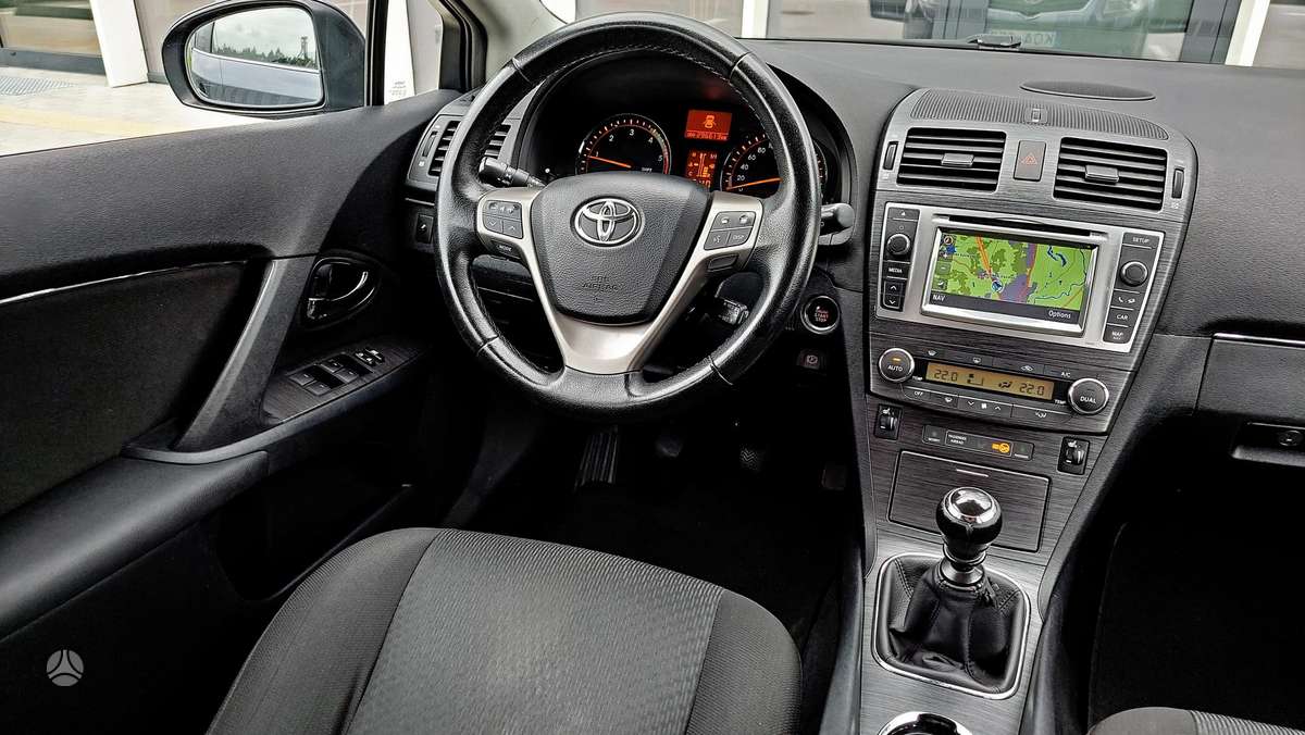 Toyota Avensis 2009 — photo 16