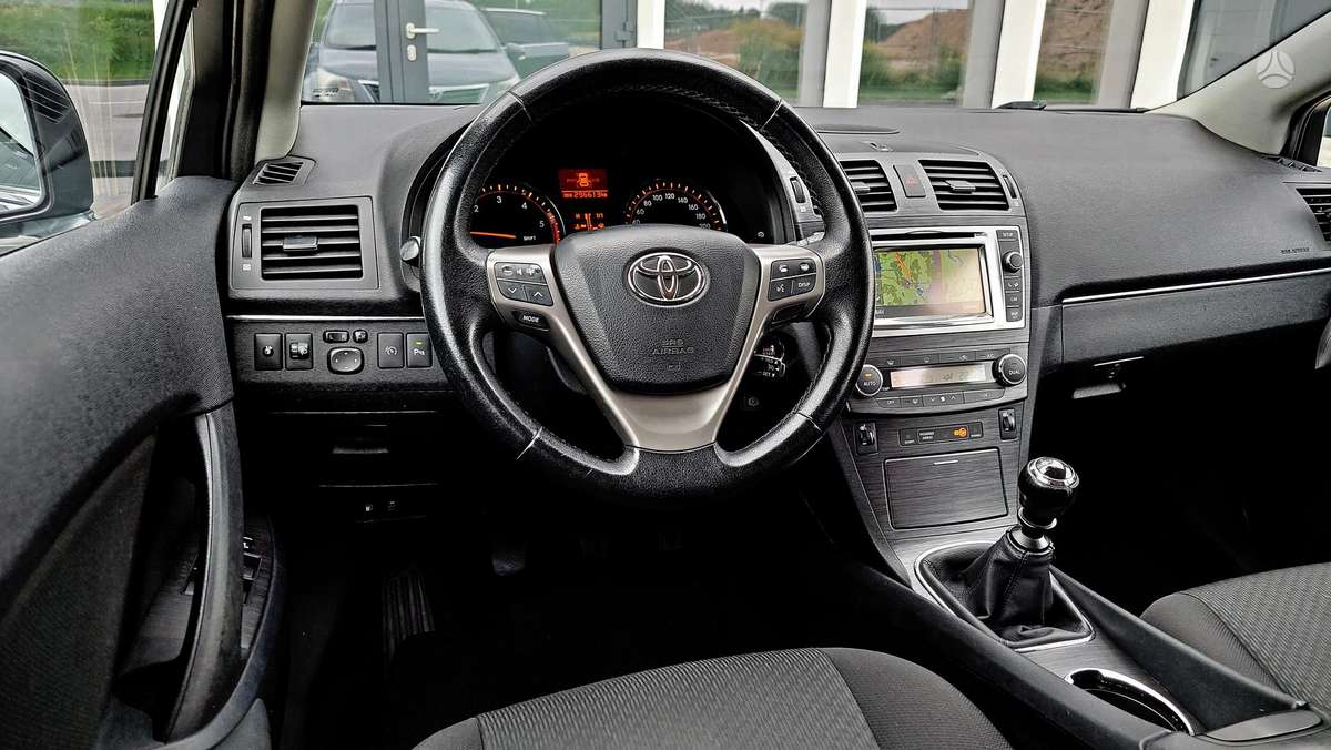 Toyota Avensis 2009 — photo 19