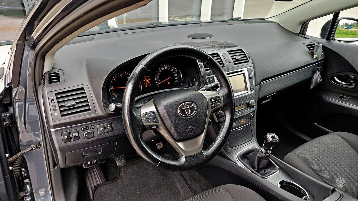 Toyota Avensis 2009 — photo 20