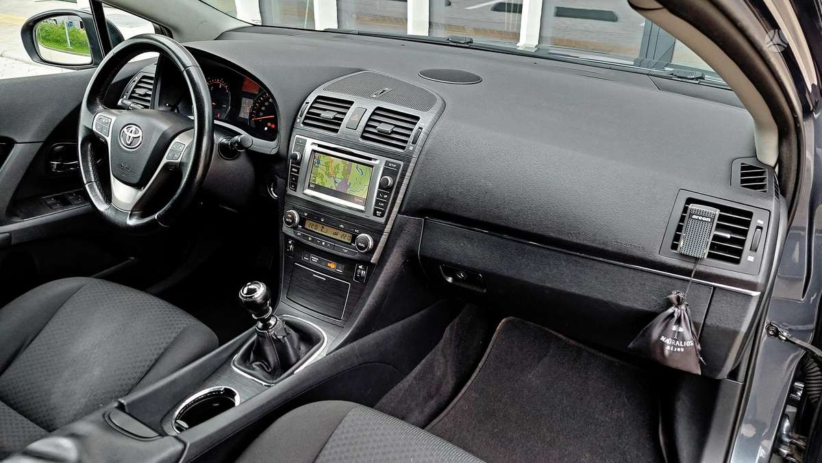 Toyota Avensis 2009 — photo 22