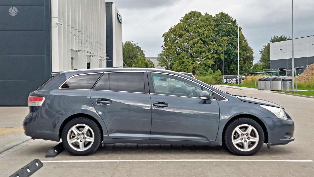 Toyota Avensis 2009 — photo 8