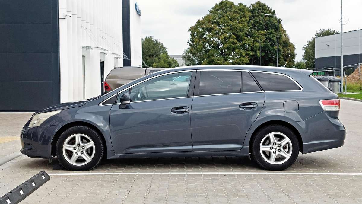 Toyota Avensis 2009 — photo 9