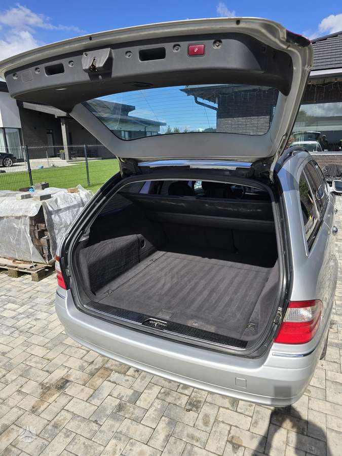 Mercedes-Benz E280 2006 — photo 12