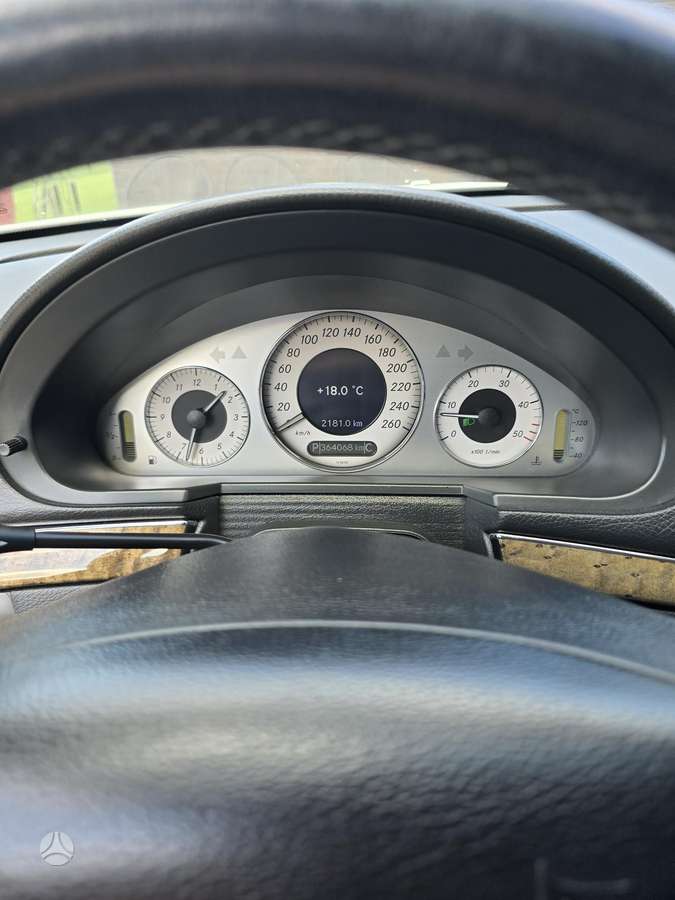 Mercedes-Benz E280 2006 — photo 9