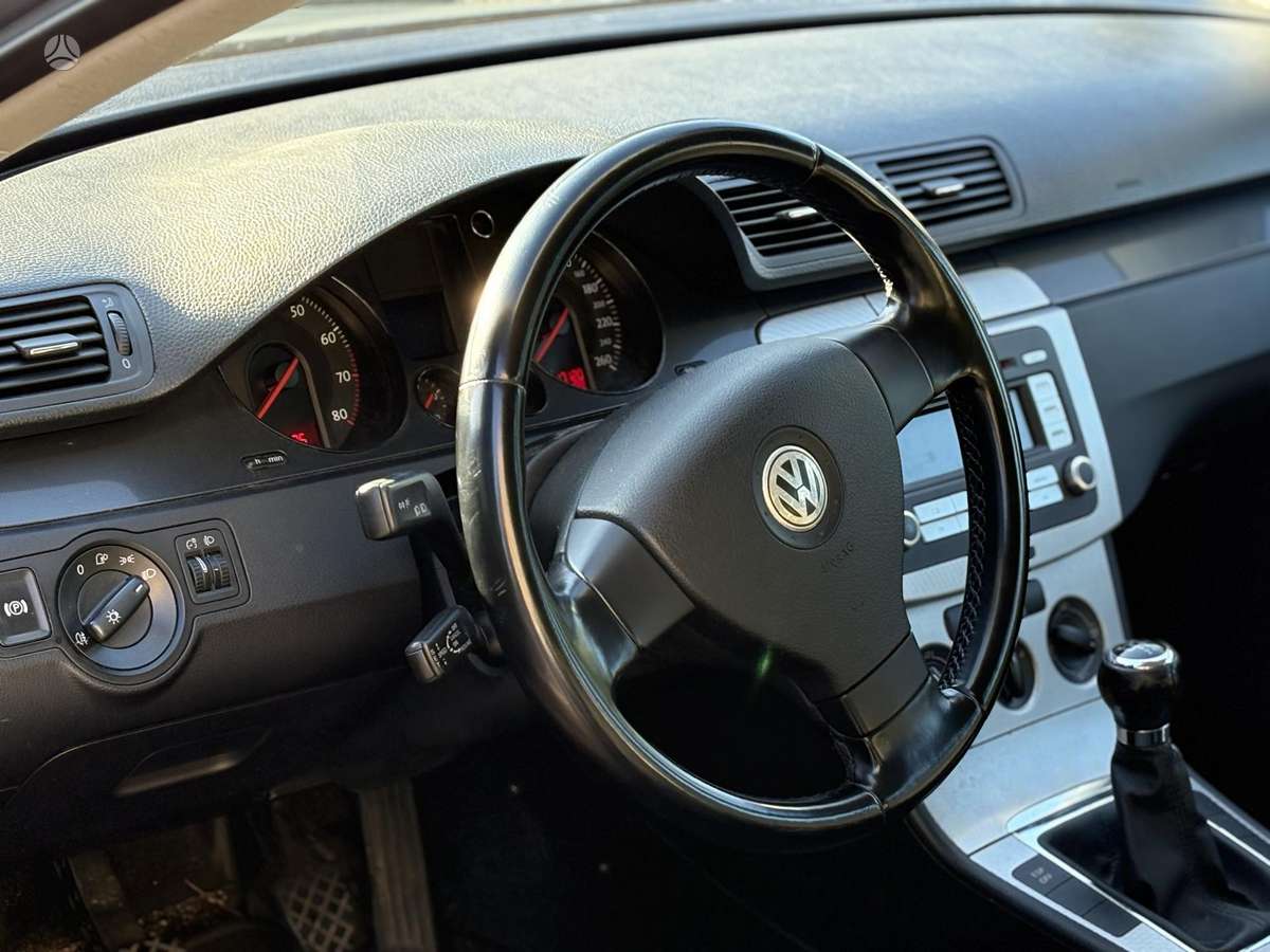 Volkswagen Passat 2006 — photo 14