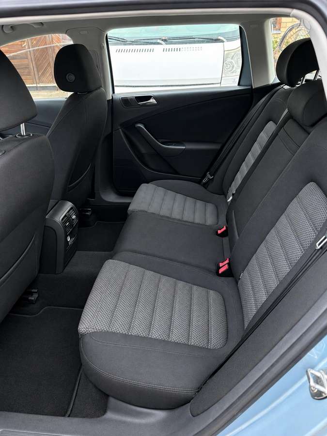 Volkswagen Passat 2006 — photo 17
