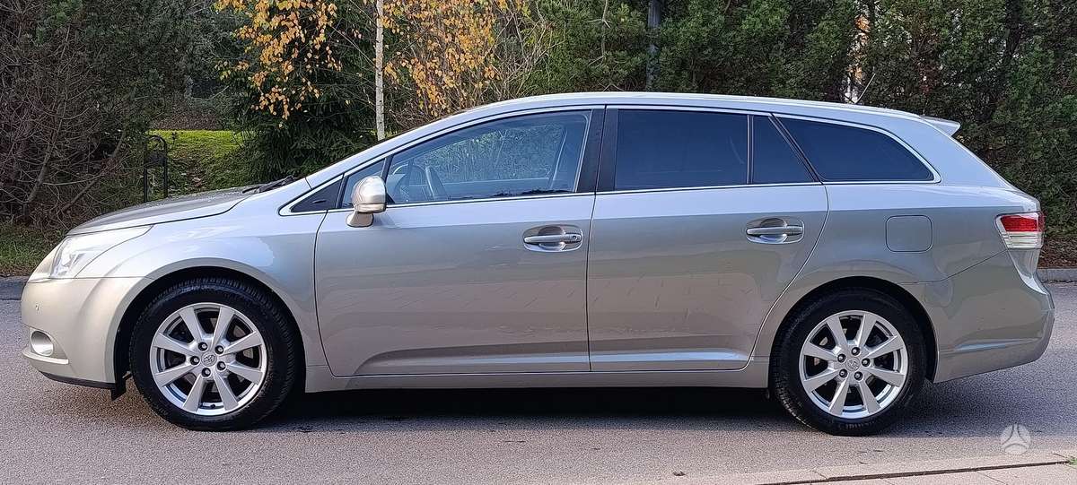 Toyota Avensis 2011 — photo 5