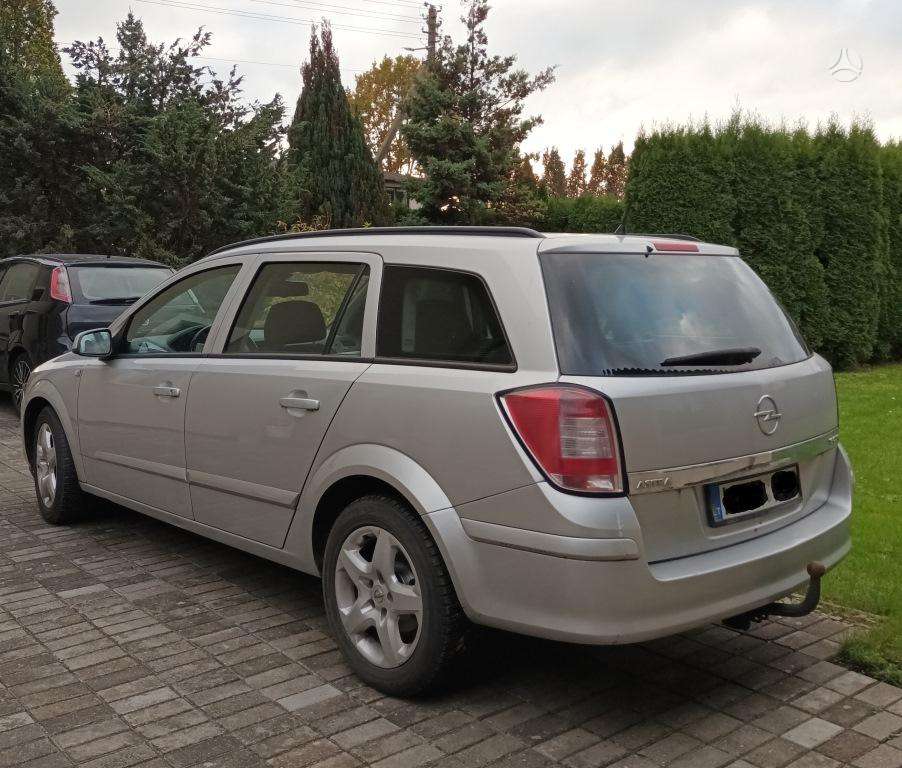 Opel Astra 2007 — interior