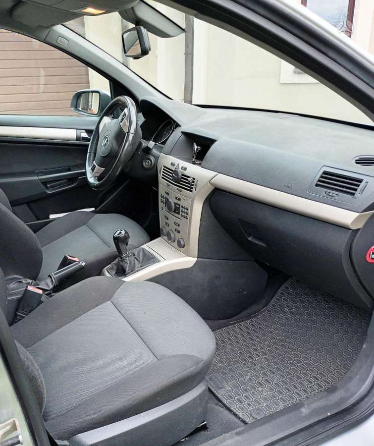 Opel Astra 2007 — engine 1910 cm³, 101 HP (74kW)