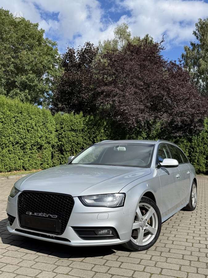 Audi A4 2013 — rear view