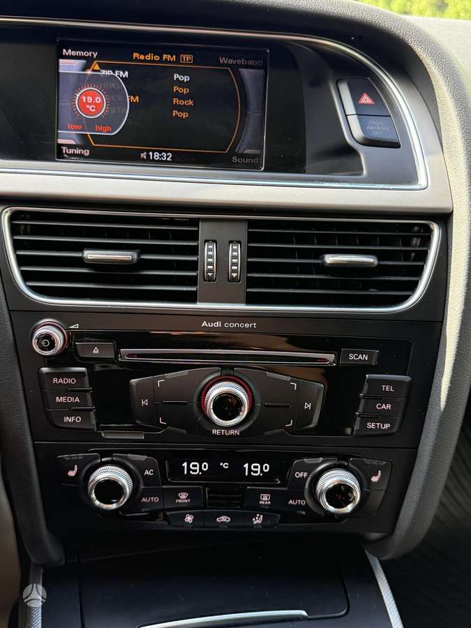 Audi A4 2013 — photo 20