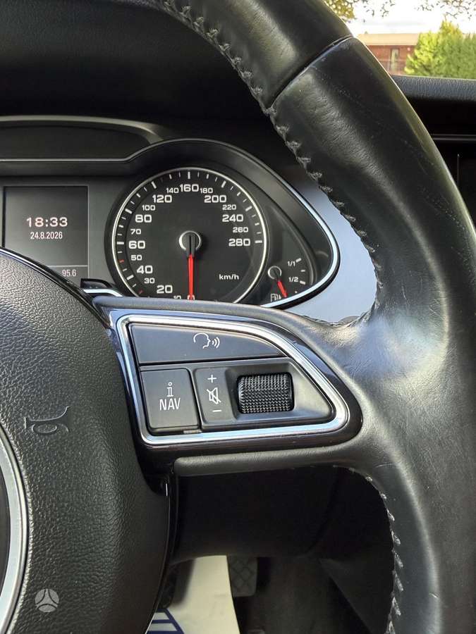 Audi A4 2013 — photo 26