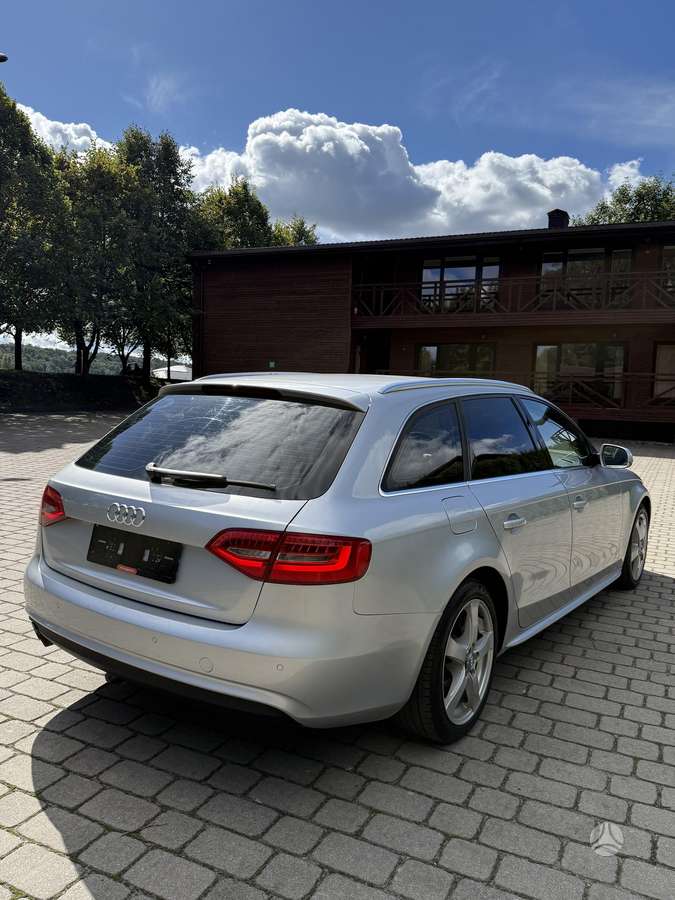 Audi A4 2013 — photo 9