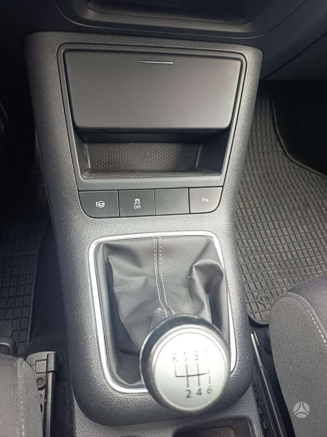 Volkswagen Golf 2010 — photo 11