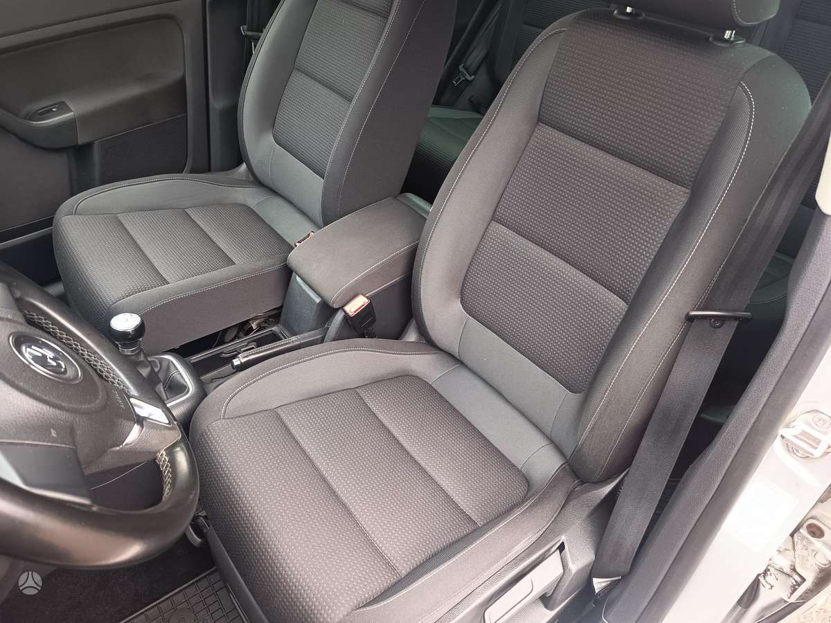 Volkswagen Golf 2010 — photo 12