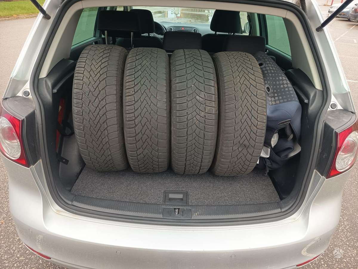 Volkswagen Golf 2010 — photo 16