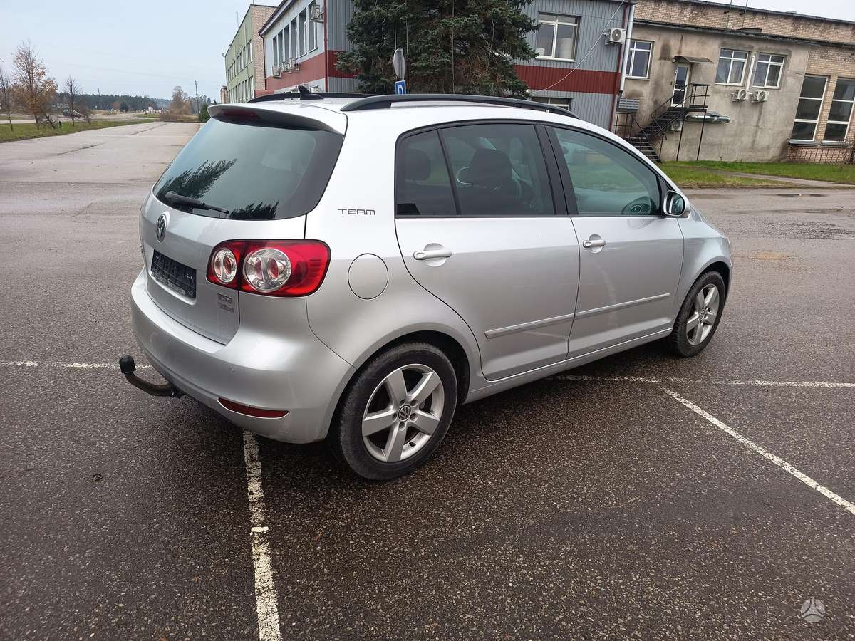 Volkswagen Golf 2010 — engine 1200 cm³, 105 HP (77kW)