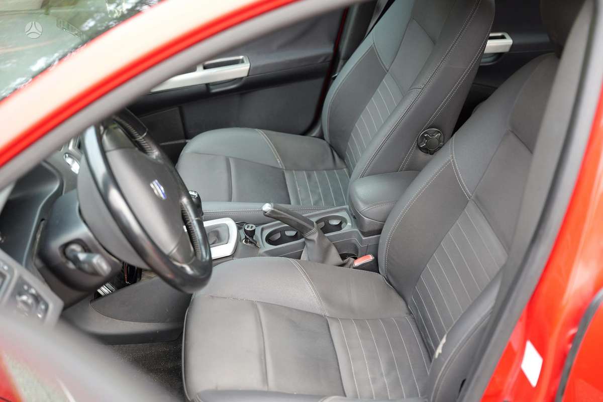 Volvo V50 2006 — photo 11