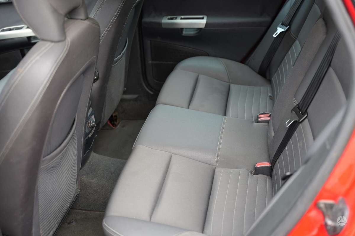 Volvo V50 2006 — photo 13