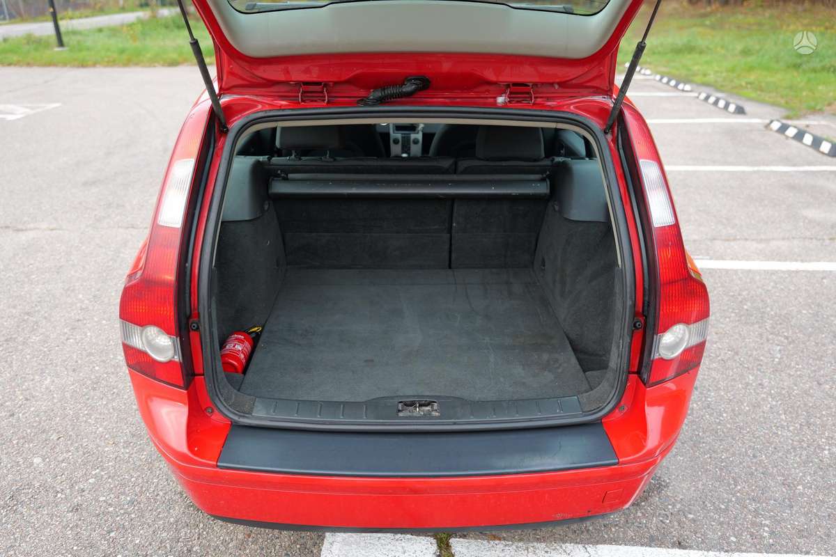 Volvo V50 2006 — photo 16
