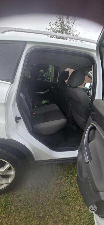 Ford Kuga 2010 — photo 5