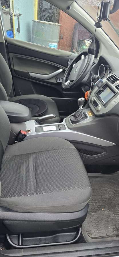 Ford Kuga 2010 — photo 6