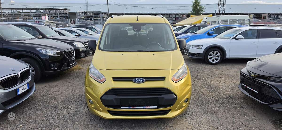 Ford Tourneo 2015 — rear view