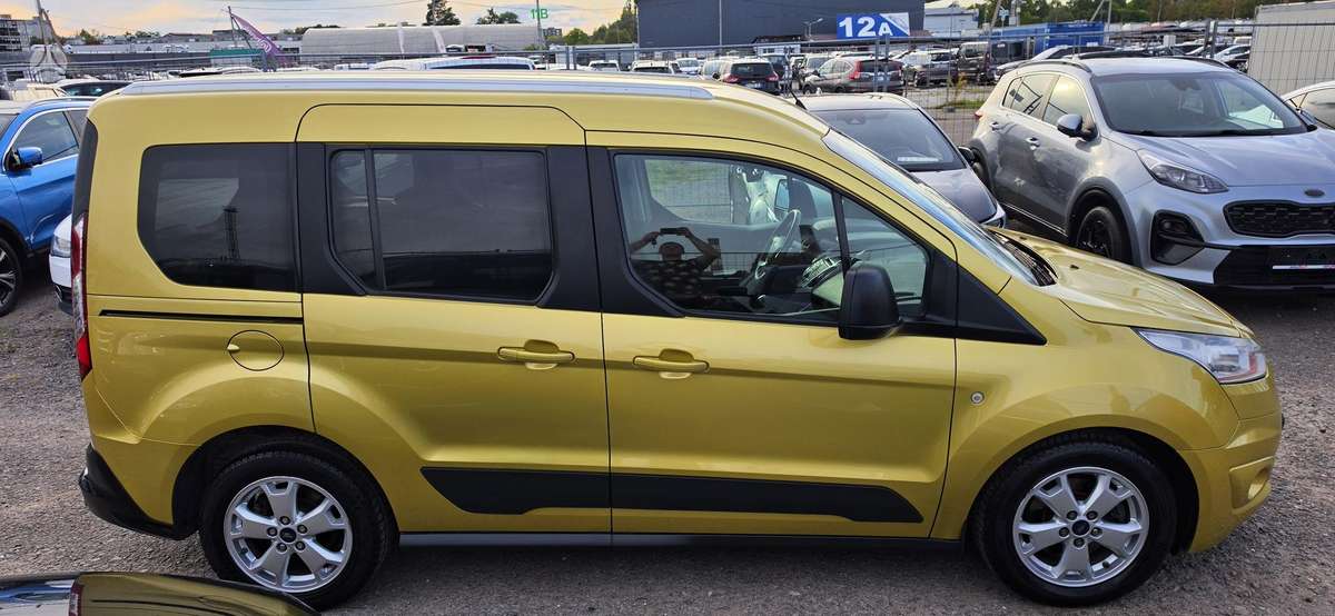 Ford Tourneo 2015 — engine 1560 cm³, 95 HP (70kW)