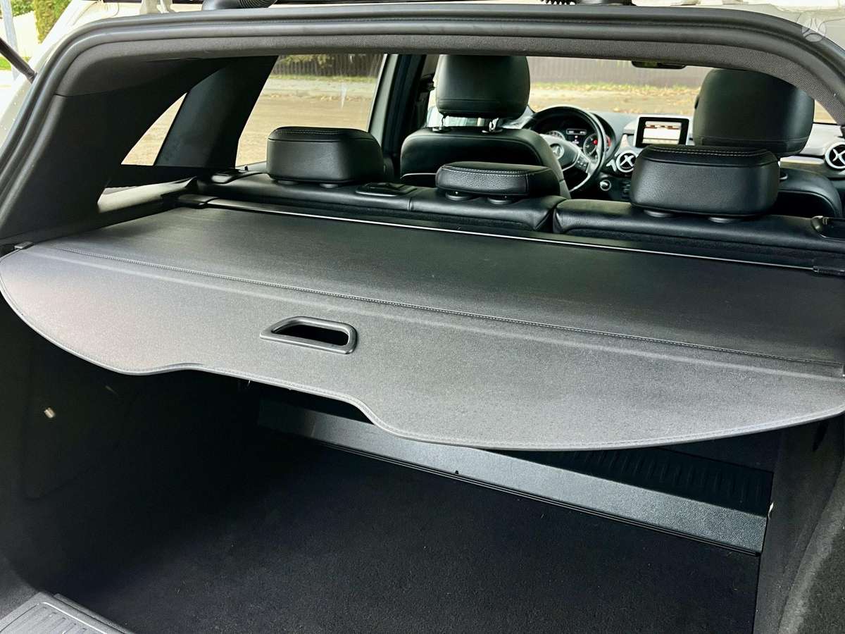 Mercedes-Benz B180 2013 — photo 16