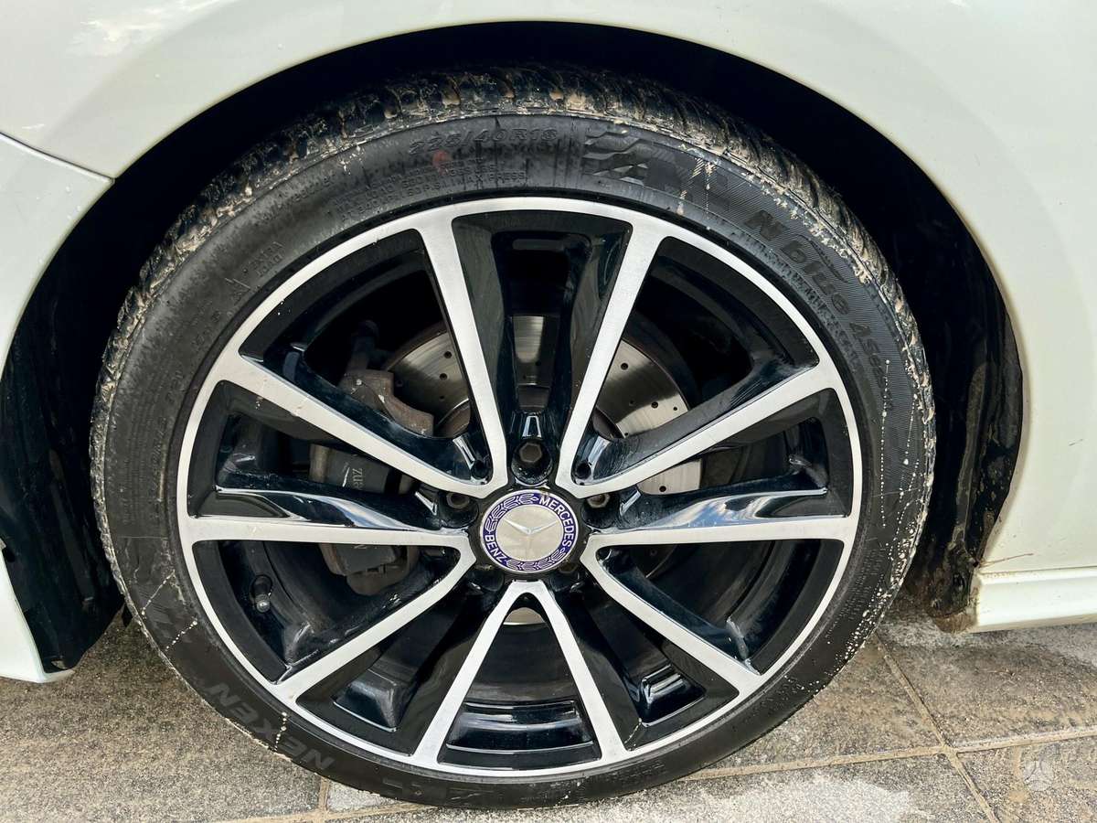 Mercedes-Benz B180 2013 — photo 18
