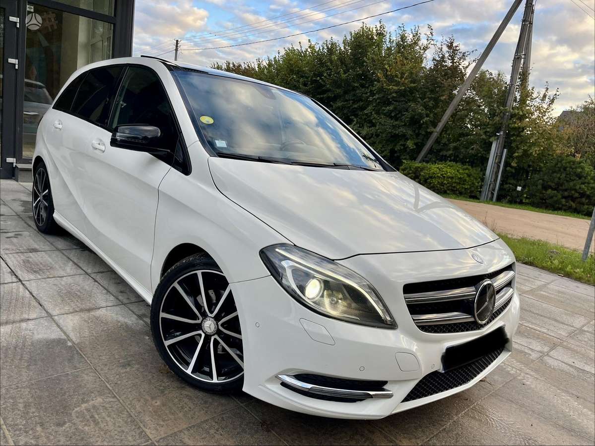 Mercedes-Benz B180 2013 — photo 5