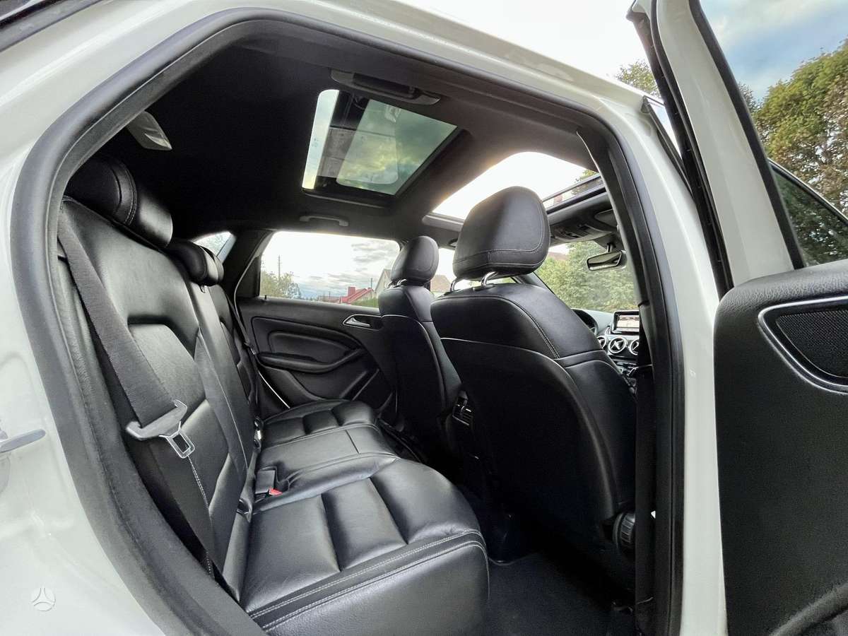 Mercedes-Benz B180 2013 — photo 9