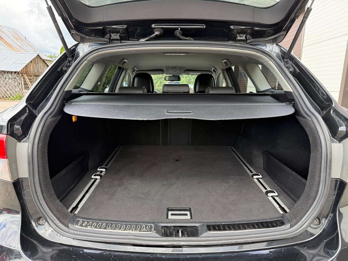 Toyota Avensis 2012 — photo 20