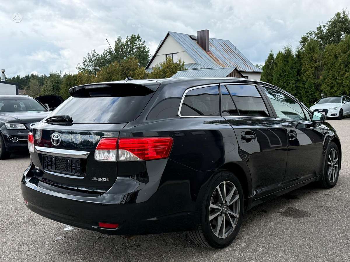 Toyota Avensis 2012 — photo 5