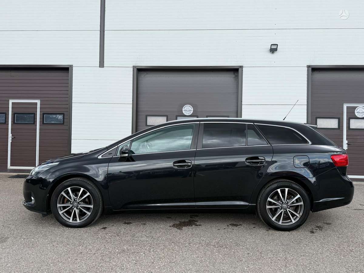 Toyota Avensis 2012 — photo 6