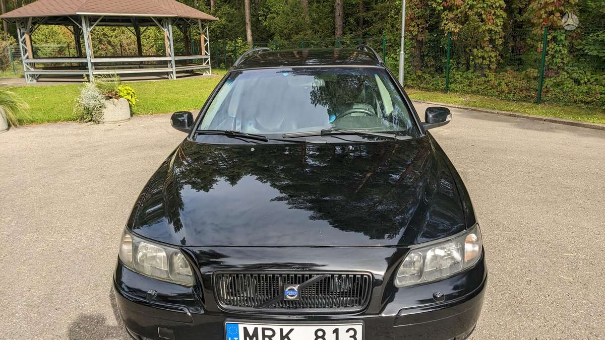 Volvo V70 2007 — rear view