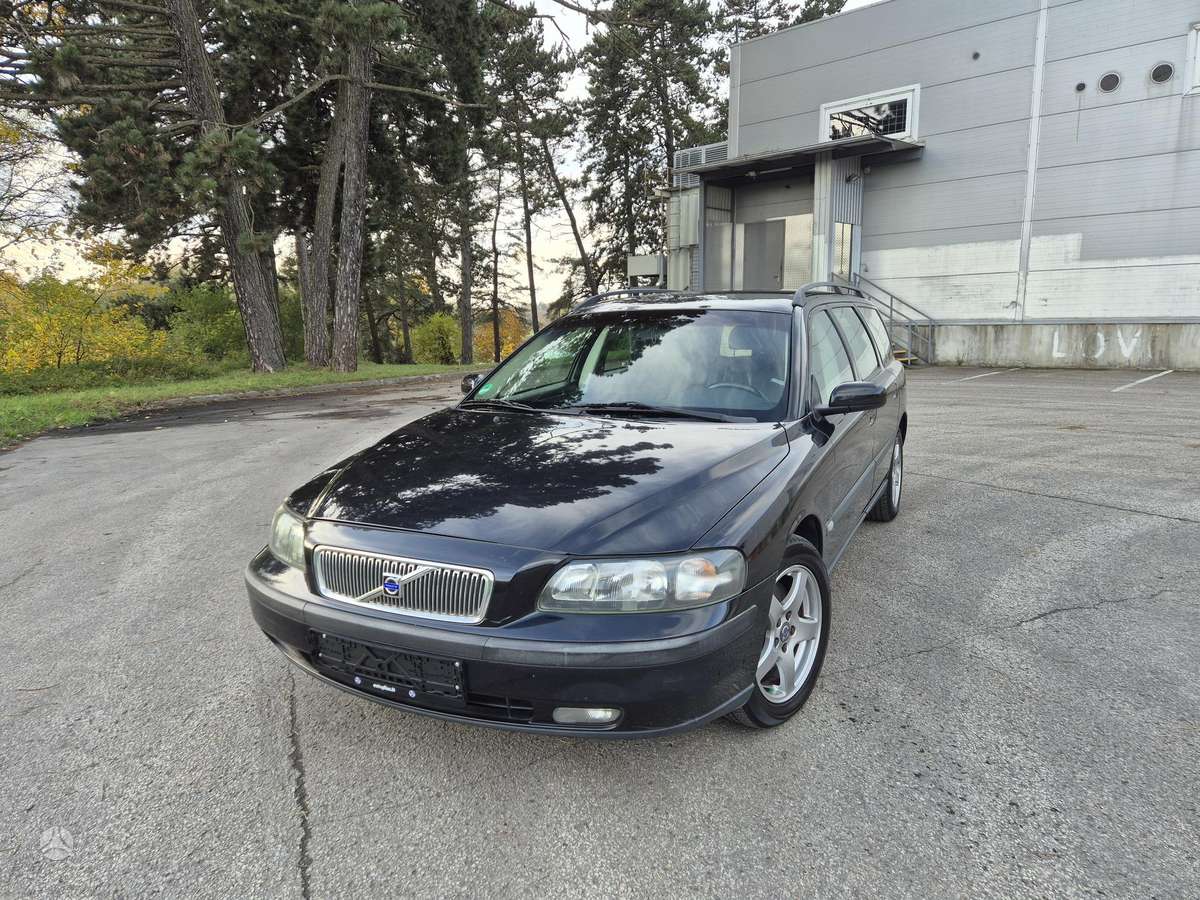 Volvo V70 2004 — vehicle for AFU Ukraine