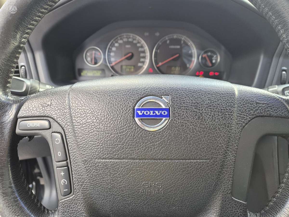 Volvo V70 2004 — photo 10