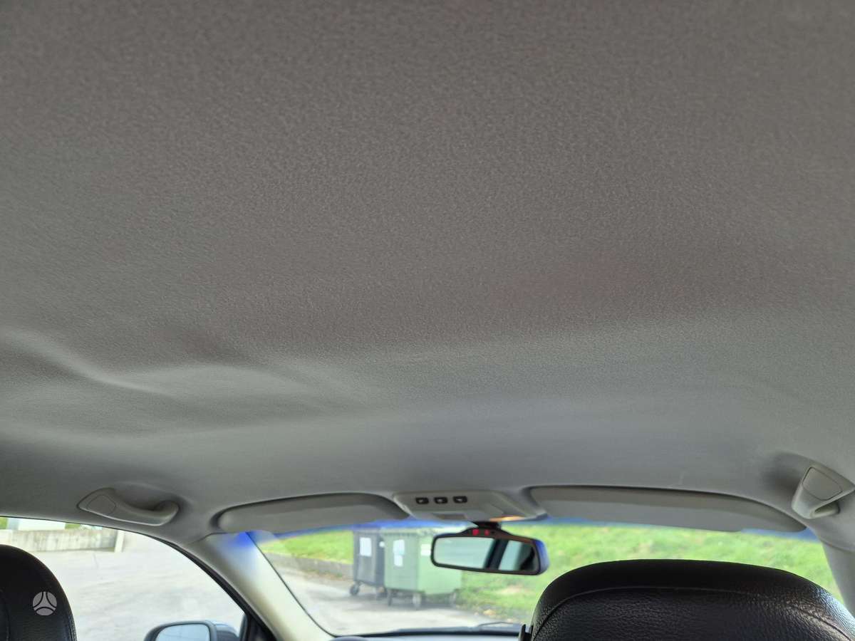 Volvo V70 2004 — photo 13