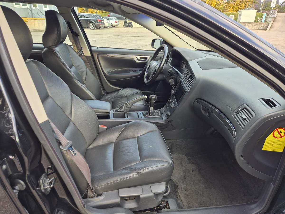 Volvo V70 2004 — photo 8